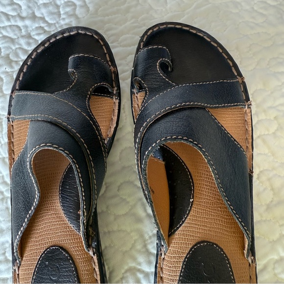 BORN (B.O.C.) Black Leather Toe Loop Slide Sandals Size 9 - Picture 3 of 7